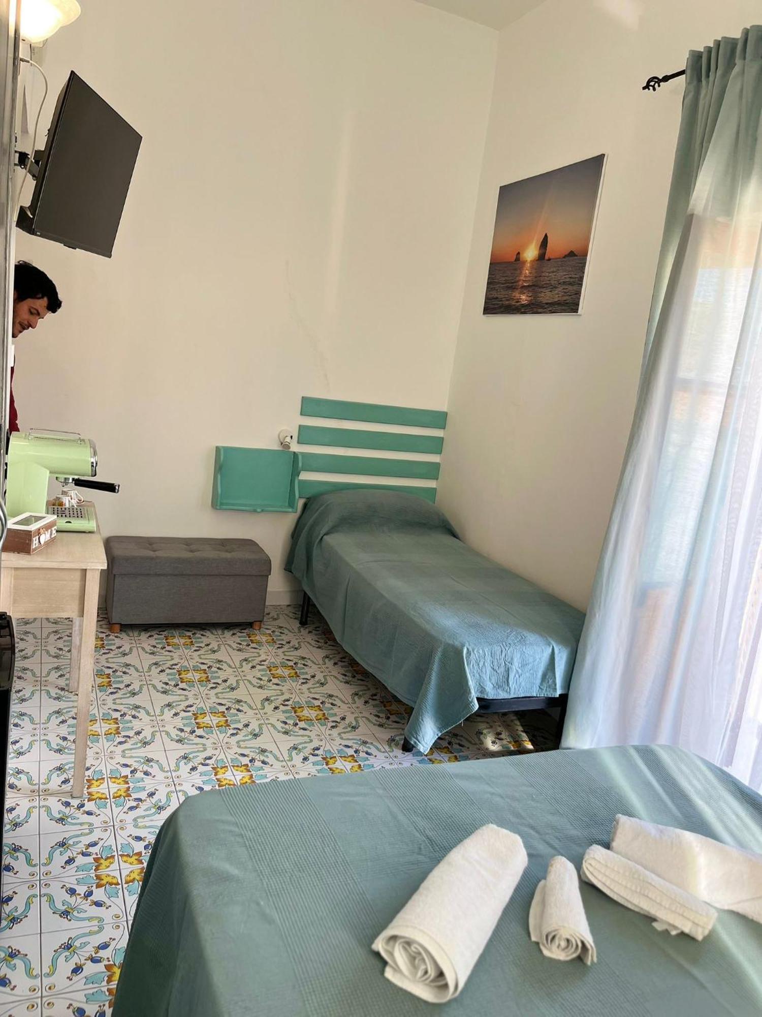 Casa Vacanze Central Cincotta Lipari  Zimmer foto